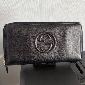 Gucci Soho Black Pebbled Leather Zip Around Wallet GG Logo Large Organizer